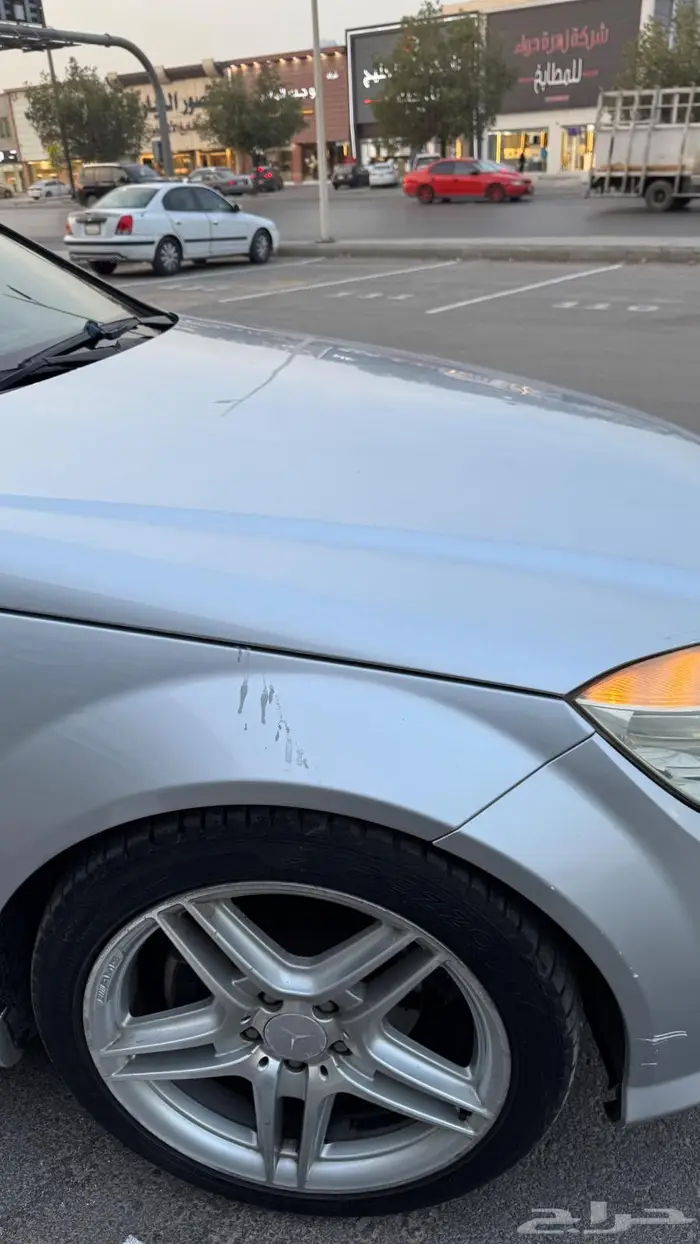 مرسيدس C200 2011 12