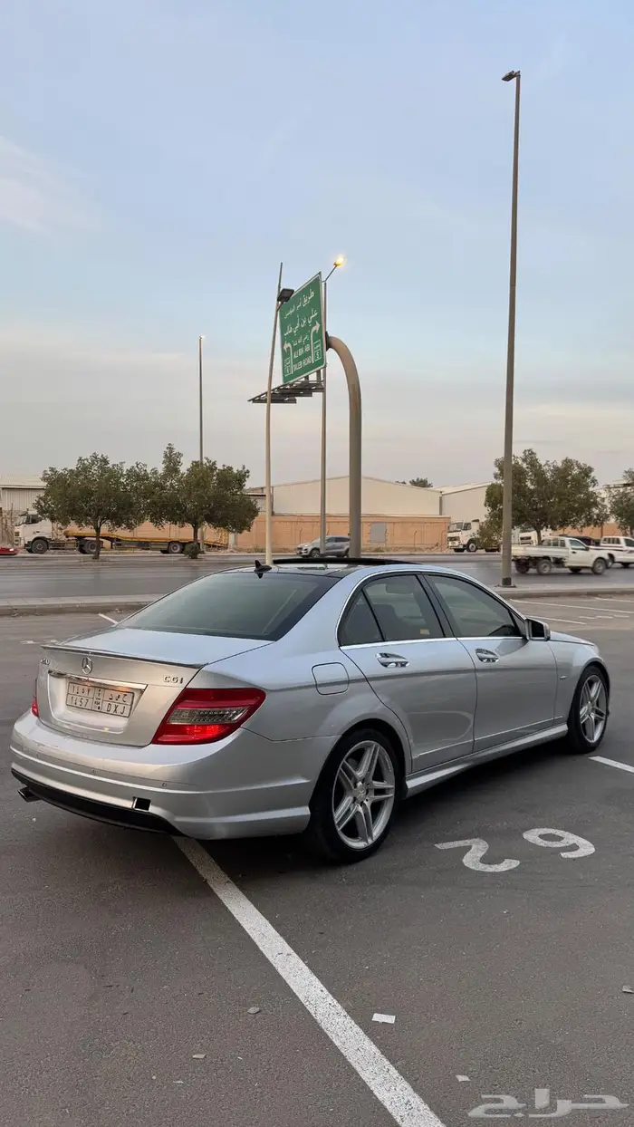 مرسيدس C200 2011 5