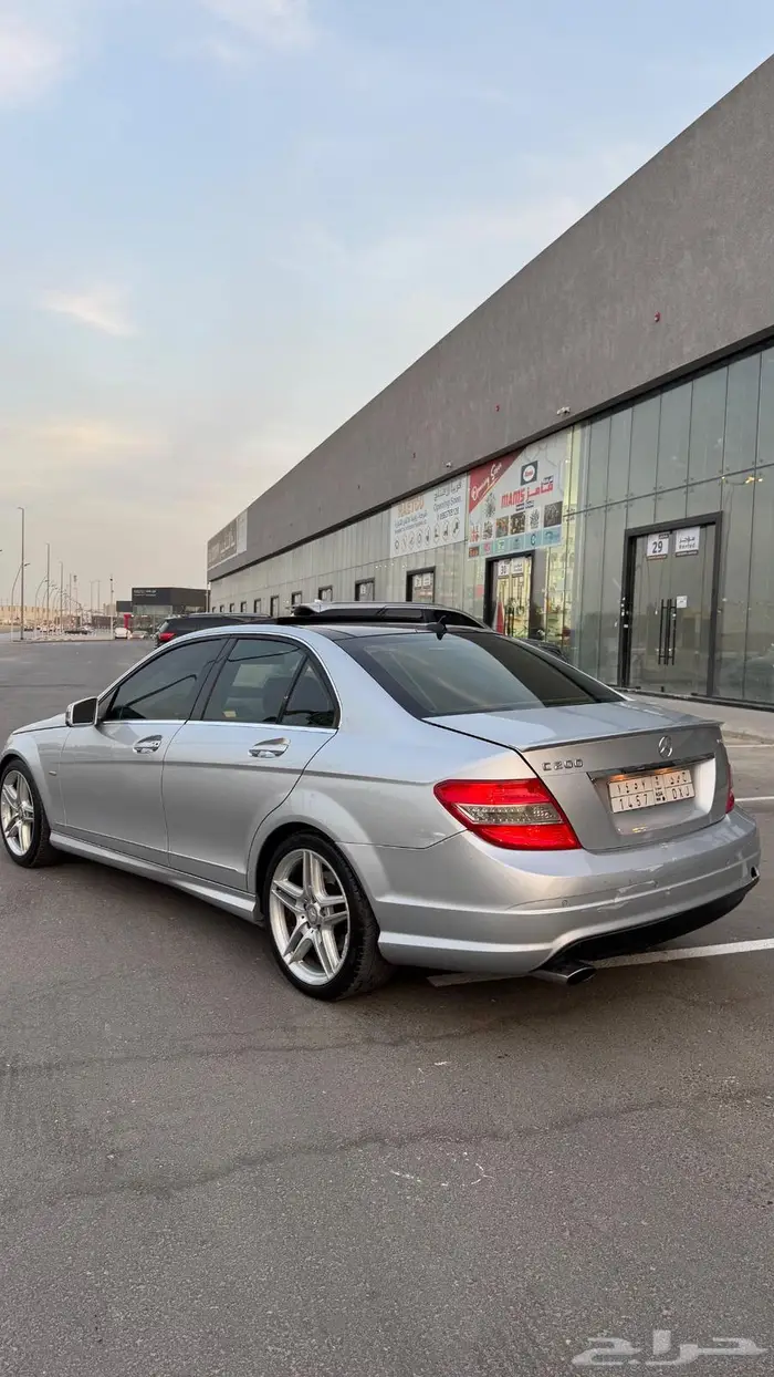 مرسيدس C200 2011 4