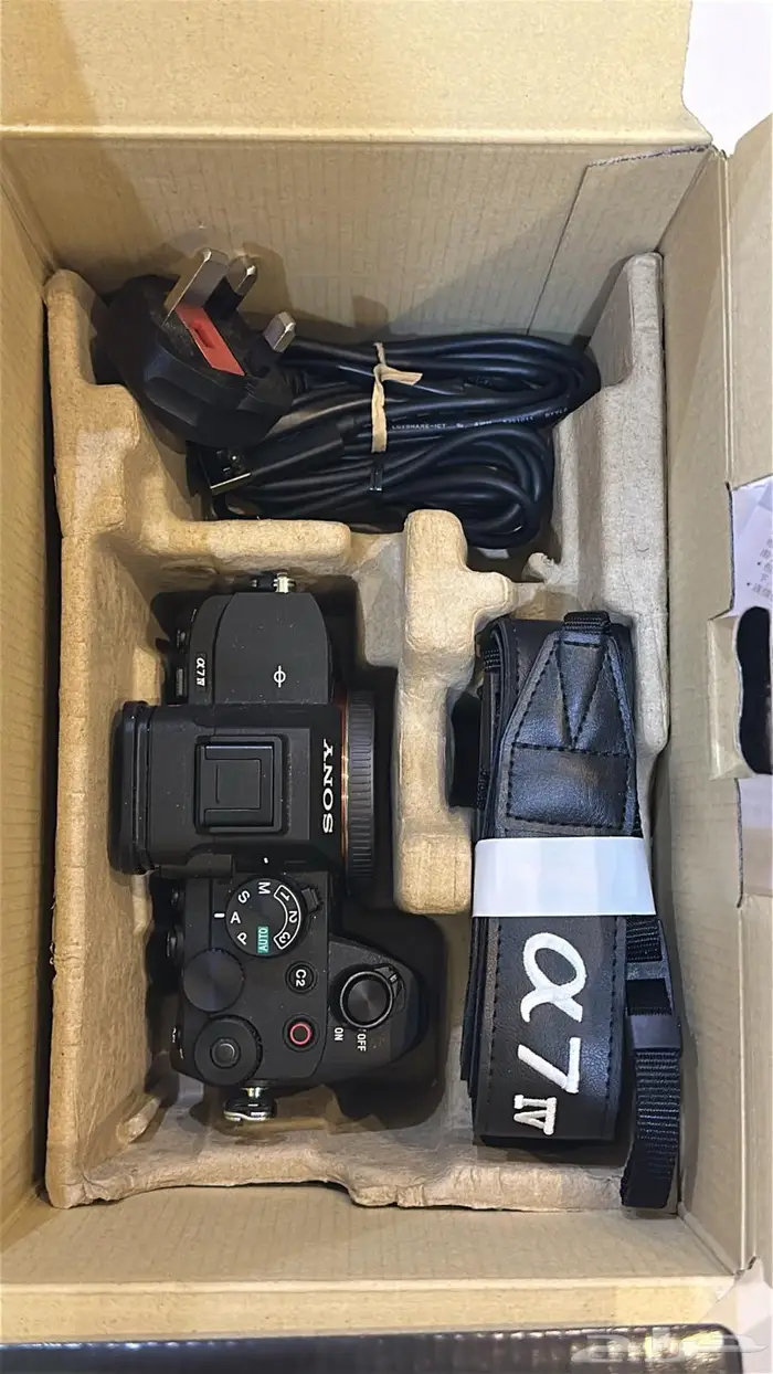 للبيع كاميرا Sony A7 iv وعدسة Sony 70-200 II الجيل الثاني 1