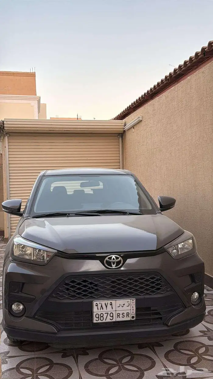 سيارة رايز مديل2023لون رصاصي 9