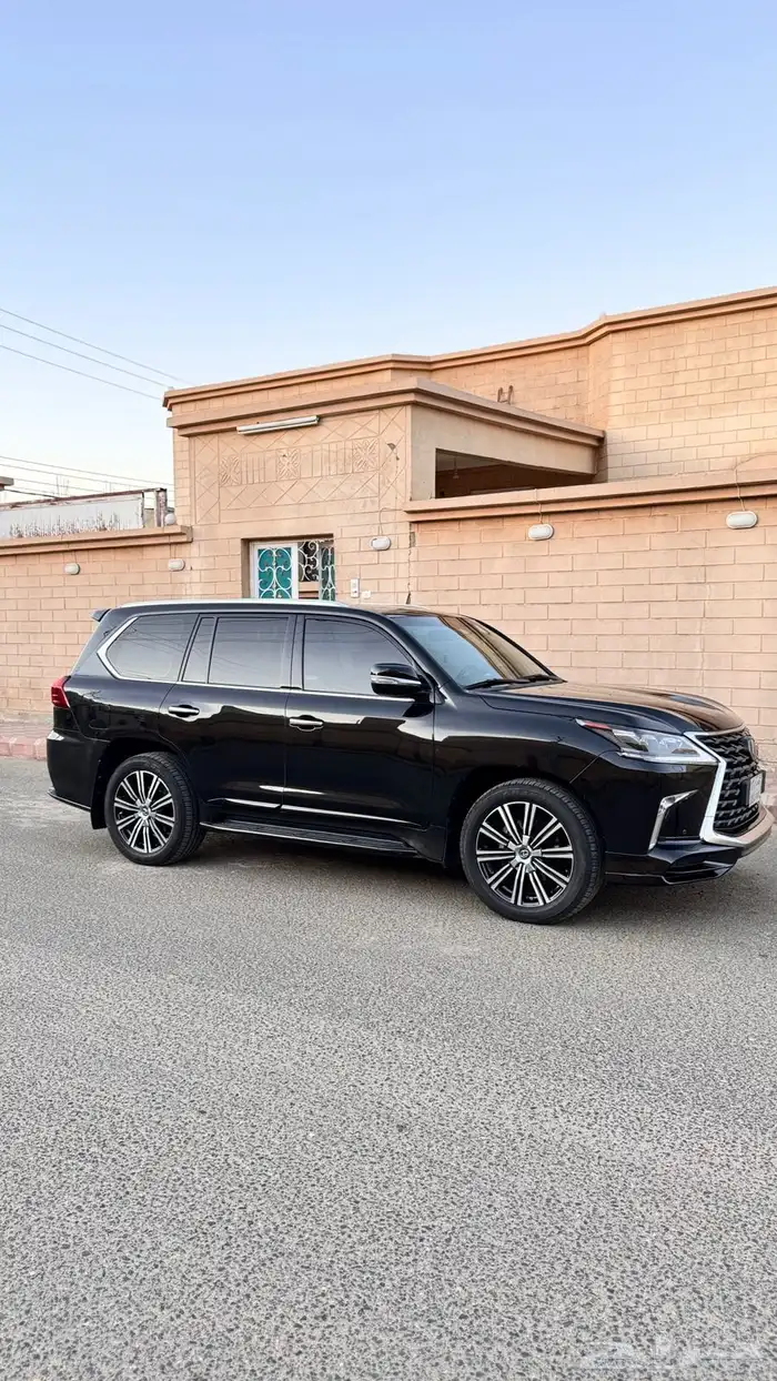 لكزس موديل 2019 5