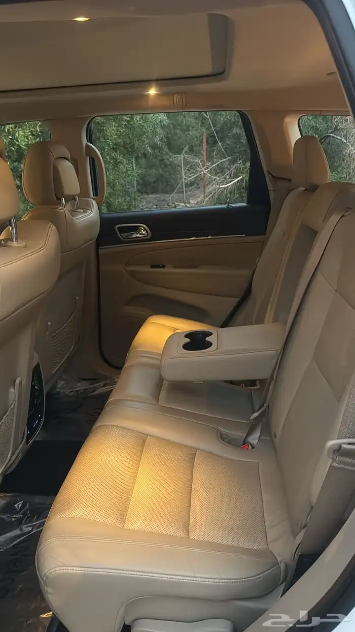 جراند شيروكي 16