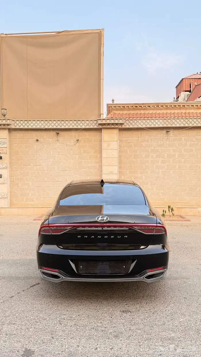 هيونداي ازيرا 2020 ( بنزين) v6 فل كامل 3