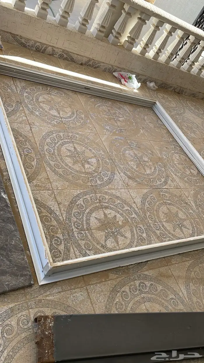 اثنين ابواب حديد مع الحلق وشباك كبير 2