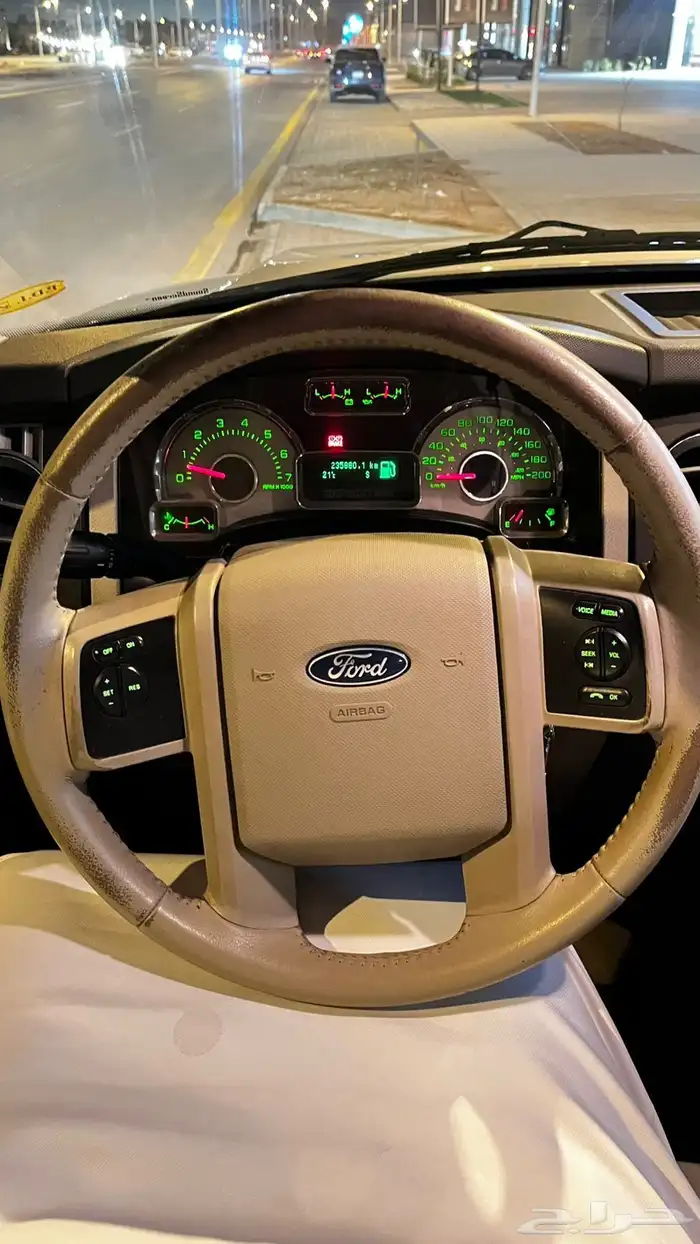 فورد اكسبيدشن 2013 نص فل قصير 4