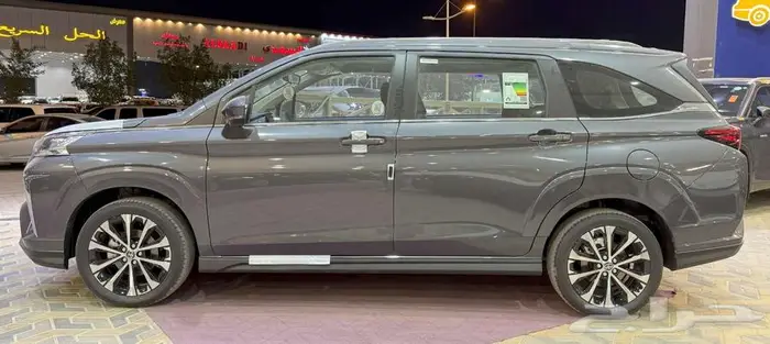 تويوتا فيلوز GLX بنزين 2025 1