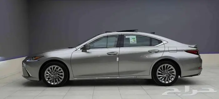 تتوفر فئات لكزس ES اصفار سعودي نظام دفعتين سعودي او نقد 7