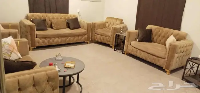 ثلاجة ومكتب وطقم كنب 3