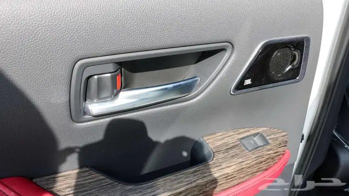 تويوتا لاندكروزر VXR موديل 2024 باقل سعر خصم يصل الى 20 22