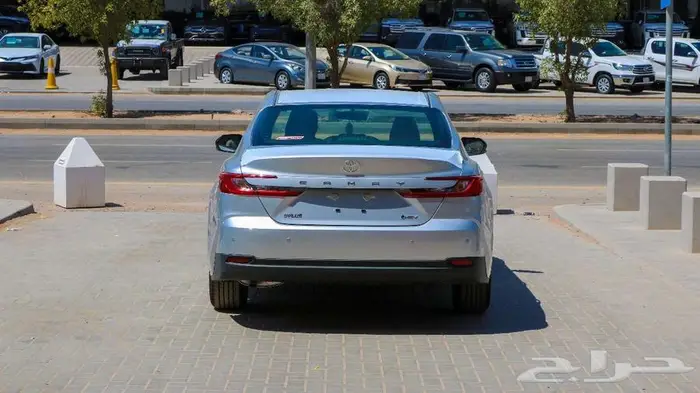 تويوتا كامري E_PLUS 2025 متوفر كاش _ اقساط اقل سعر 4