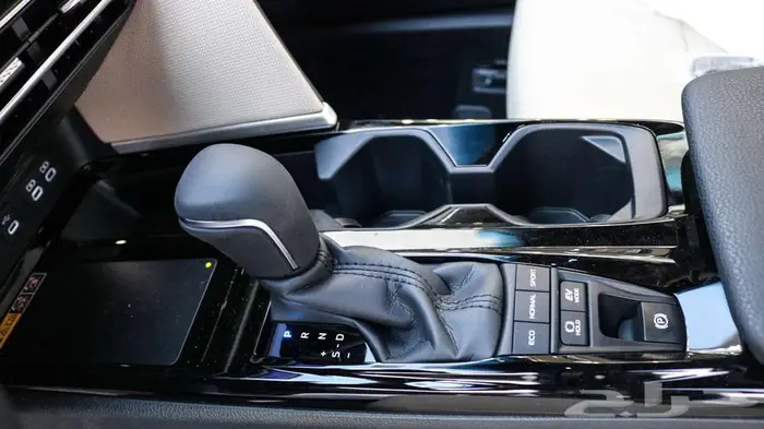 تويوتا كامري LE هيبرد وبنزين موديل 2025 كاش واقساط باقل سعر 13