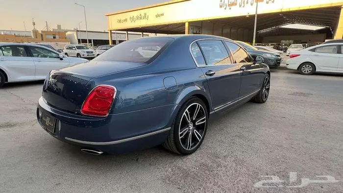 بنتلي فلاينج اسبير موديل 2012- معرض خلف للسيارات 4