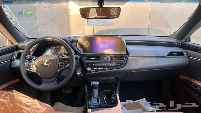 لكزس ES 250 AA 2025 لدى شركة عبدالمجيد الخضر 6