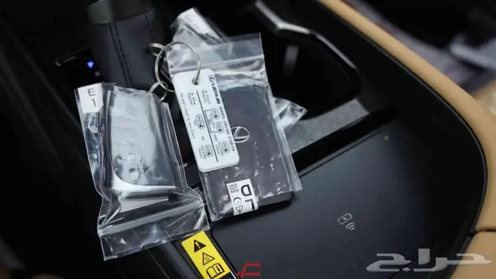 تتوفر فئات لكزس ES اصفار سعودي نظام دفعتين سعودي او نقد 3