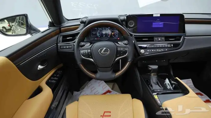 تتوفر فئات لكزس ES اصفار سعودي نظام دفعتين سعودي او نقد 11