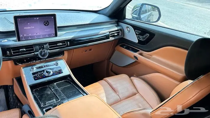 لينكون افياتور 2022 بريزيدنشال (أعلى فئة) - أسود - Lincoln 6