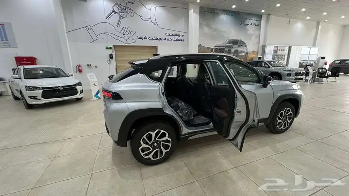 سوزوكى فورنكس GLX- 2TONE 2026 نجيب اوتو 5