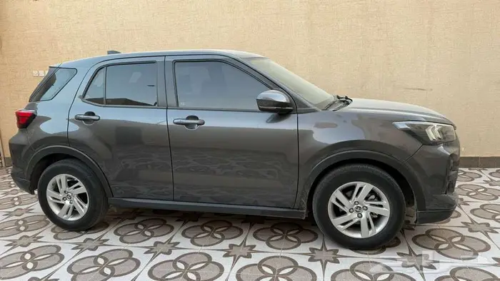 سيارة رايز مديل2023لون رصاصي 11