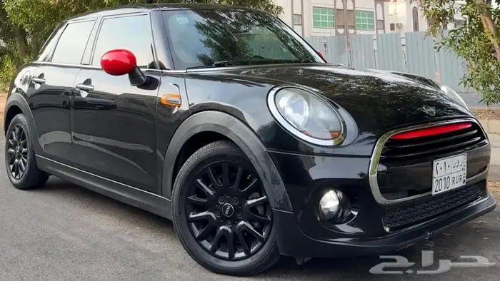 ميني كوبر 4 ابواب 2019 اسود داخلية احمر 3 سلندر تيربو 1.5 5