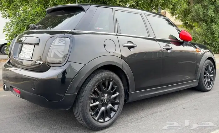 ميني كوبر 4 ابواب 2019 اسود داخلية احمر 3 سلندر تيربو 1.5 11