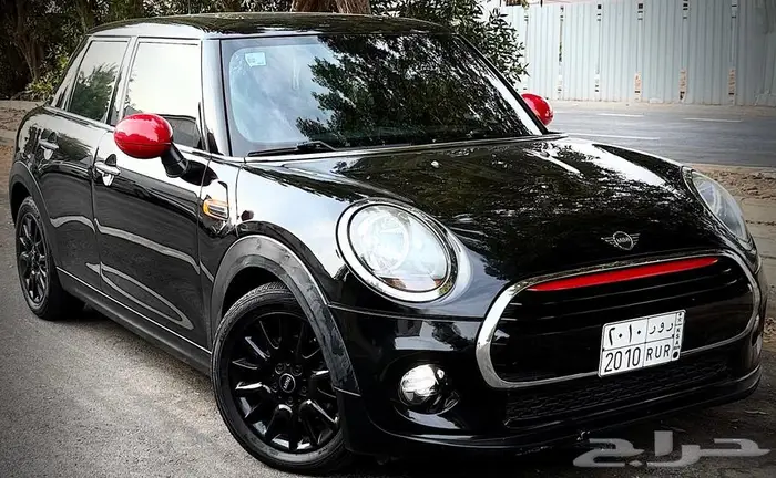 ميني كوبر 4 ابواب 2019 اسود داخلية احمر 3 سلندر تيربو 1.5 3