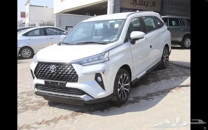 تويوتا فيلوز 2025 (رصاصي   رصاصي فاتح   ابيض ) 1