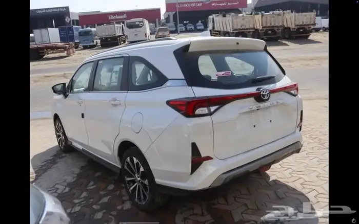 تويوتا فيلوز 2025 (رصاصي   رصاصي فاتح   ابيض ) 4