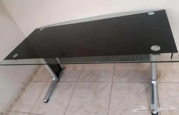 طاولة مكتب 0