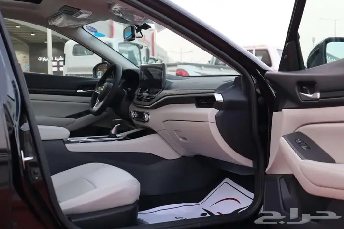 نيسان التيما نص فل SV موديل 2026 سعودي 10