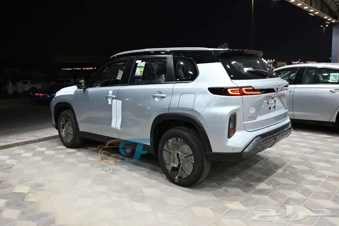 تويوتا اوربان كروزر 2026 متوفر استاندر وفل كامل 4