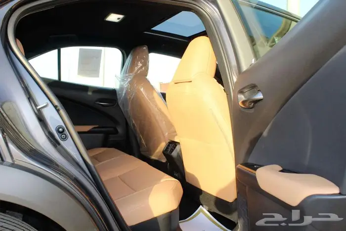 لكزس - UX 300 - CH - فل كامل - خليجي - 2025 السعر 173000 9