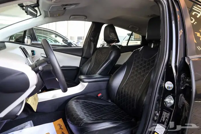 تويوتا بريوس هايبرد فل كامل موديل 2018 8