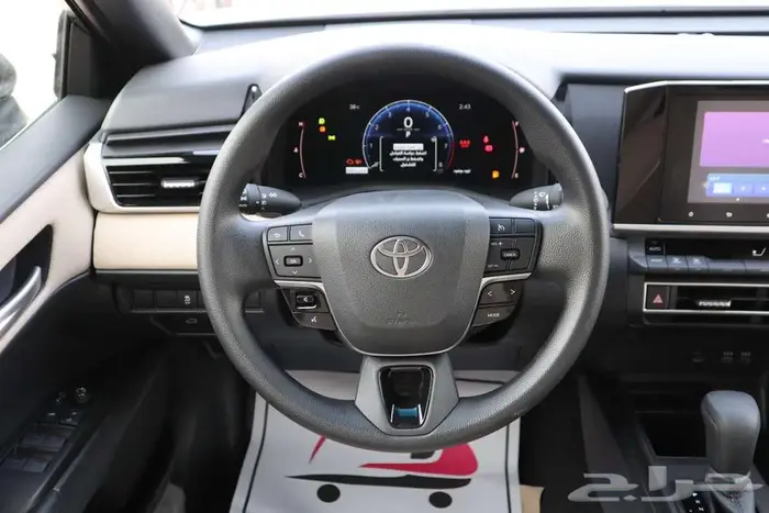 تويوتا كامري Eبنزين 2025 سعودي كل الألون والفئات متوفره 14