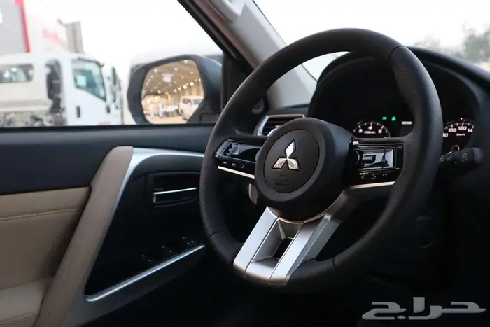 ميتسوبيشي مونتيرو سبورت ستاندر دبل و نص فل 2025 بنزين 15