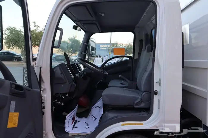 ايسوزو قلاب3 طن 2025 ياباني. 3