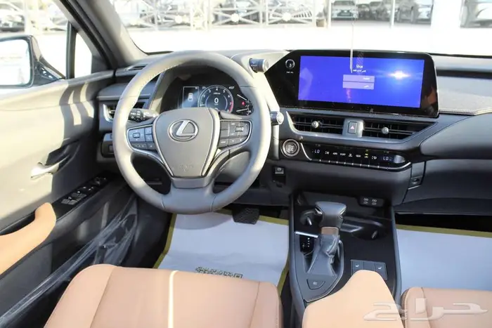لكزس - UX300 خليجي هايبرد - 2025 - فل كامل-اقل سعر 4