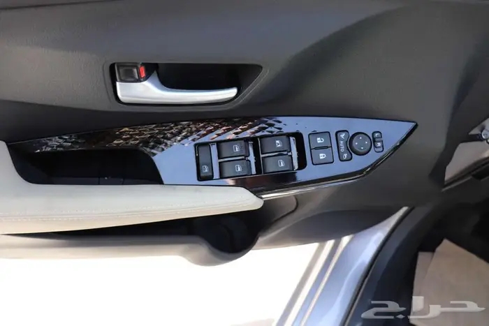 تويوتا يارس متوفر كل الفئات والالوان اقل سعر 3