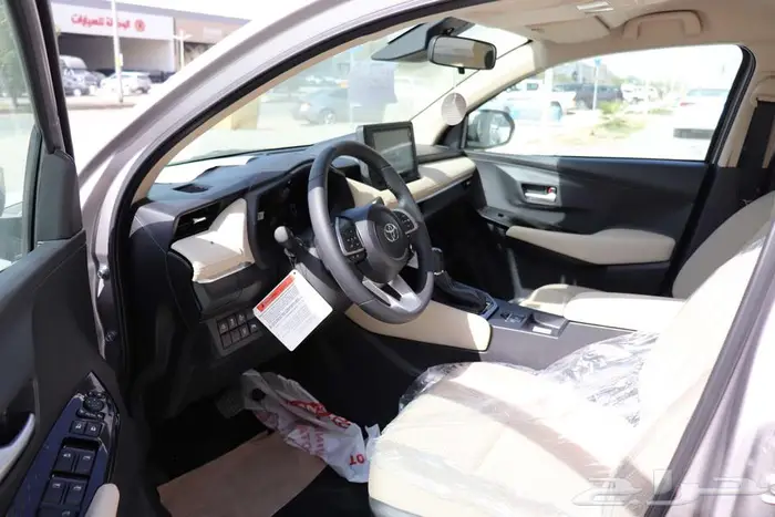 تويوتا يارس متوفر كل الفئات والالوان اقل سعر 5