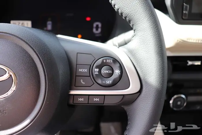 تويوتا يارس متوفر كل الفئات والالوان اقل سعر 10