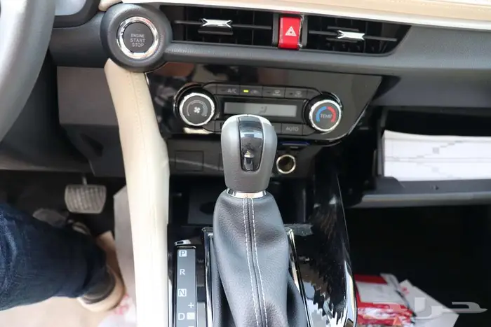 تويوتا يارس متوفر كل الفئات والالوان اقل سعر 13