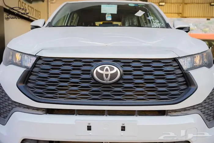 تويوتا إنوفا GL هايبرد 2025 ب 112.700شامل الضريبة 2
