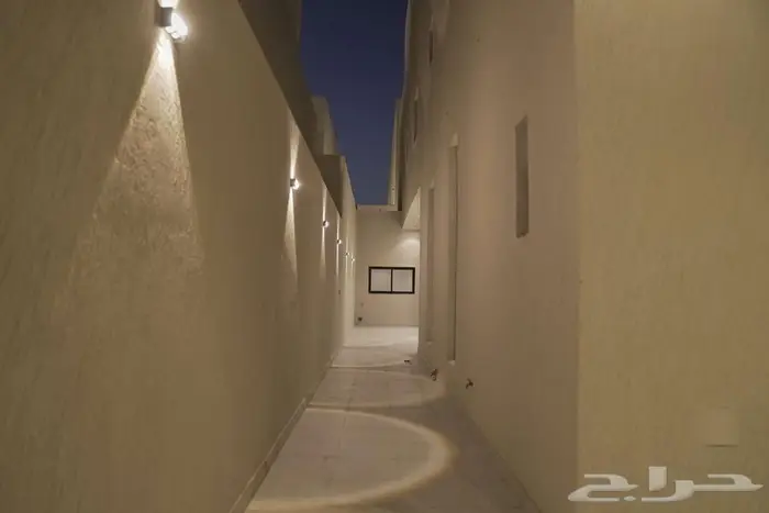 تاون هاوس أرضي   دور أول للبيع   موقع ممتاز بعرض حصري. 7
