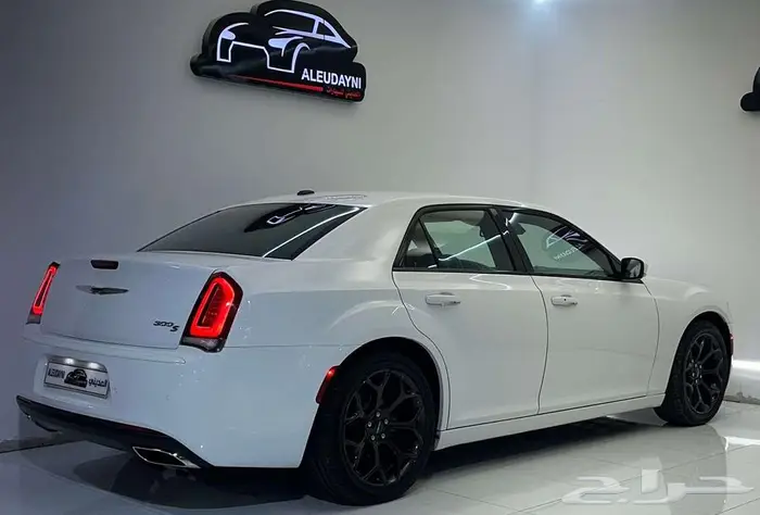 كرايزلر C300 2021 4