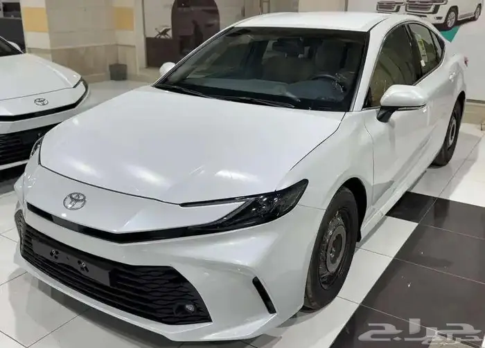 كامري طيس بريمي 2025 ابيض 1
