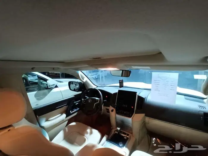 تويوتا لاندكروزر جي اكس ار V8 تورينج 2019 12