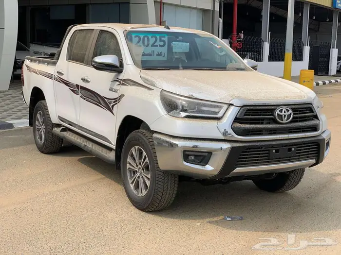 تويوتا هايلكس دبل تماتيك 2025 بنزين 2