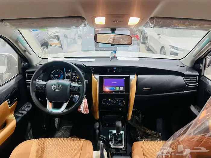 تويوتا فورتشنر GX2 بنزين 2025 8