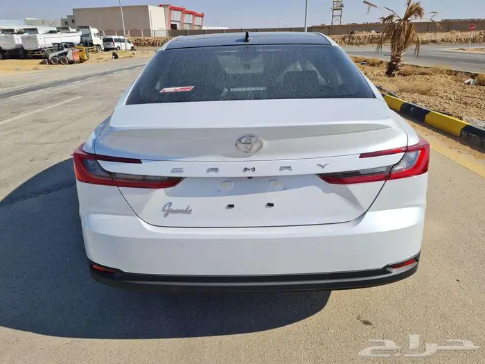 كامري جراندي 2025 18