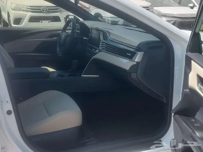 تويوتا كامري ستاندر بنزين موديل 2025 كاش واقساط 4